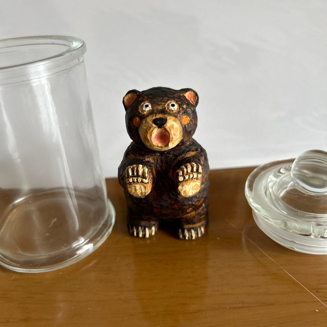 わきたけいこ　木彫　『クマちゃん「出してけろ〜」』　かわいいクマ