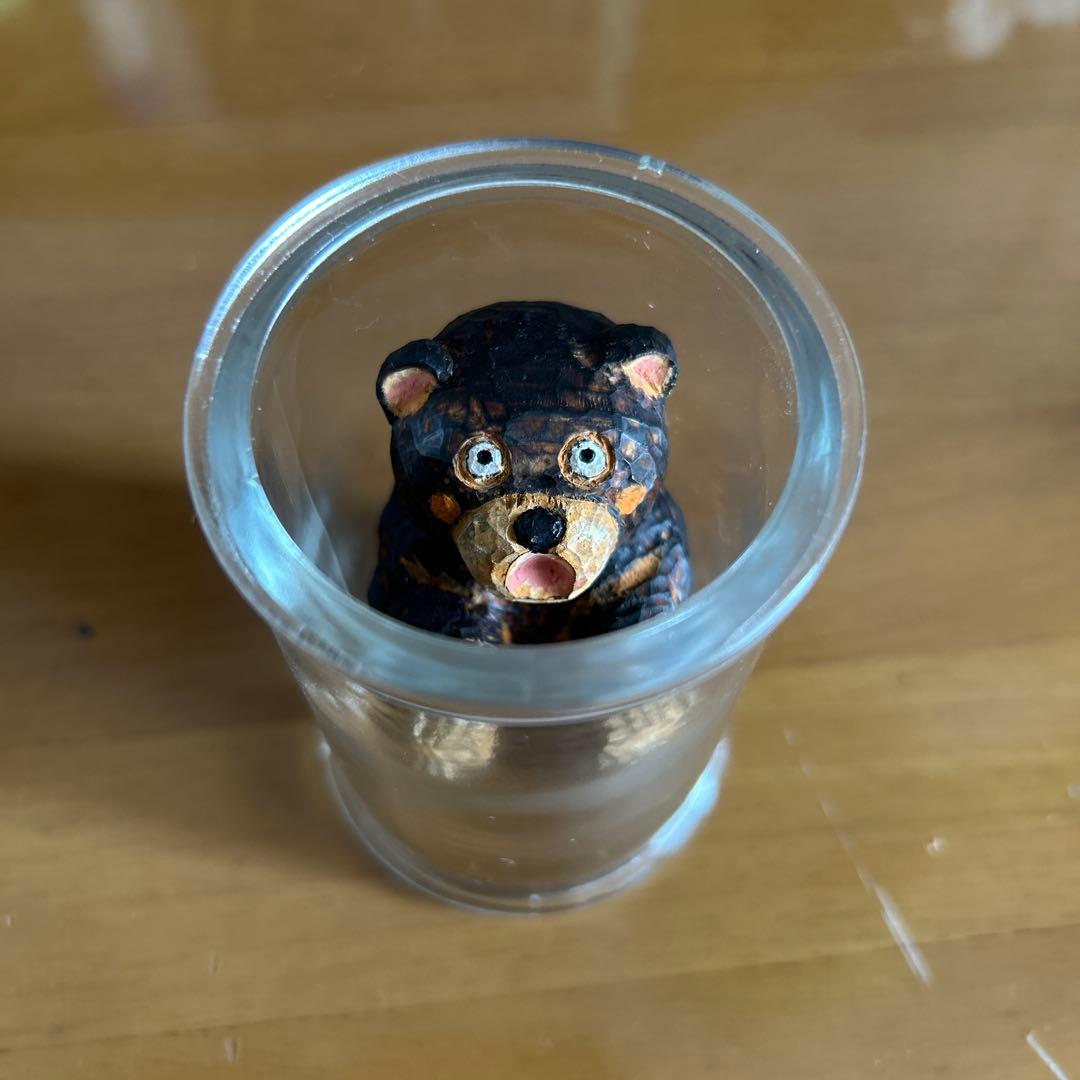 わきたけいこ　木彫　『クマちゃん「出してけろ〜」』　かわいいクマ