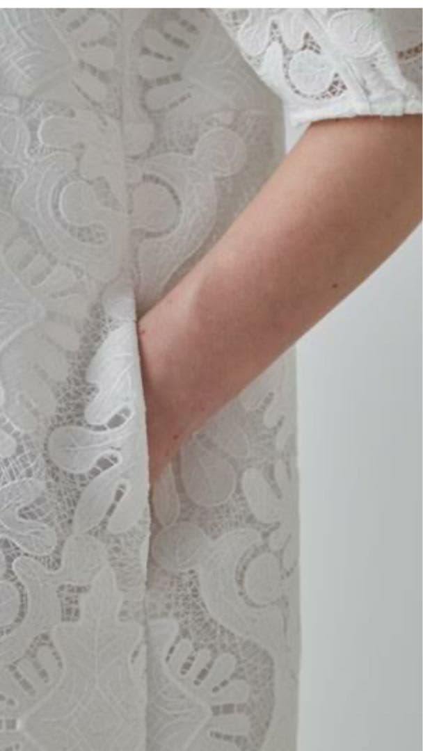 アドーア　リーフオーナメントレースワンピース