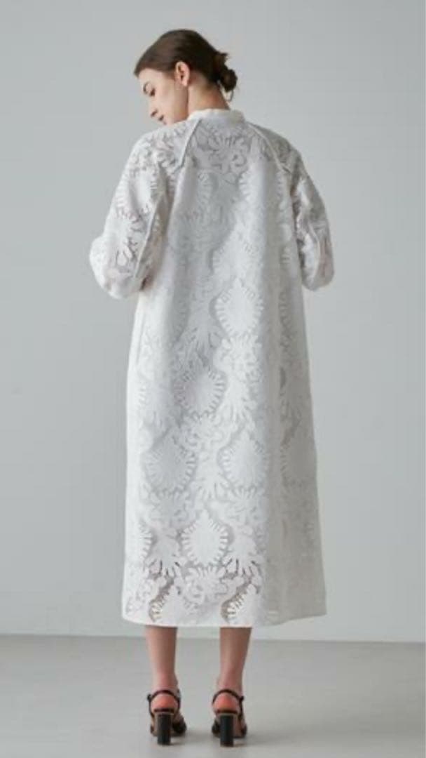 アドーア　リーフオーナメントレースワンピース