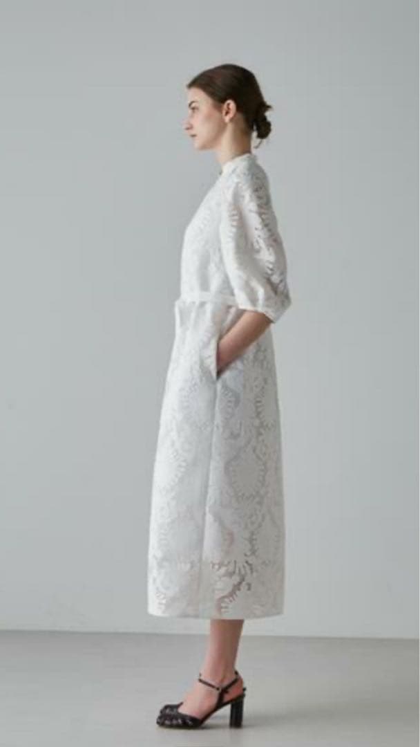 アドーア　リーフオーナメントレースワンピース