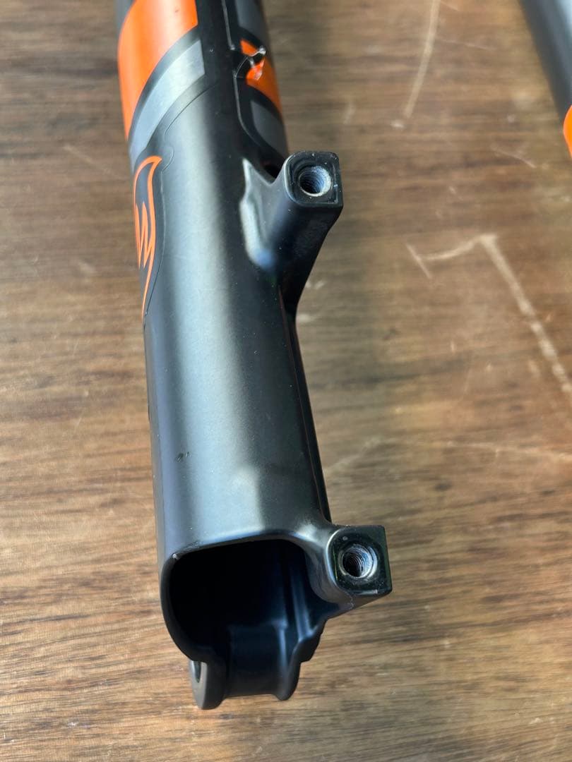 FOX 32 FACTORY 27.5 100 サスペンション