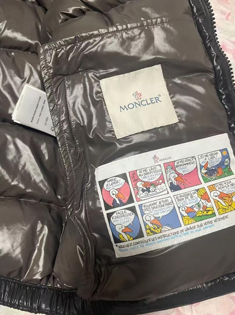 Moncler極希少✨ ブラック フード付きダウンベスト