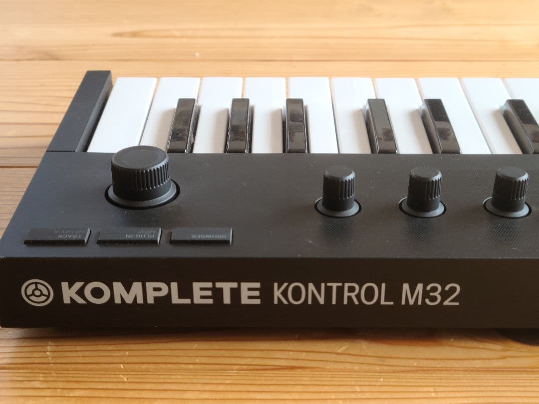 DTM・DAW NATIVE INSTRUMENTS KOMPLETE KONTROL M32