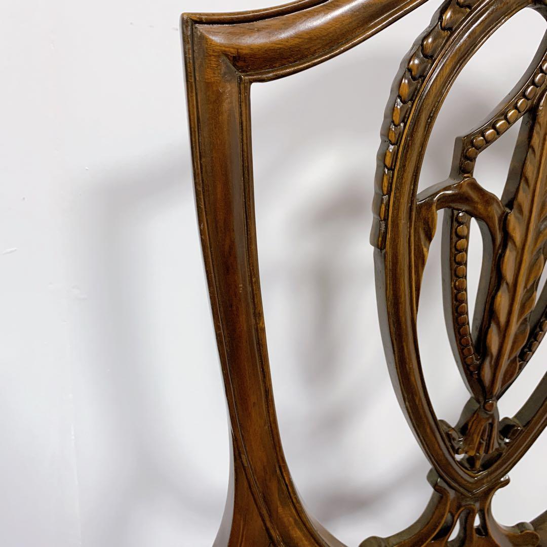 【美品】イギリス アンティーク調 木彫りダイニングチェア 彫刻