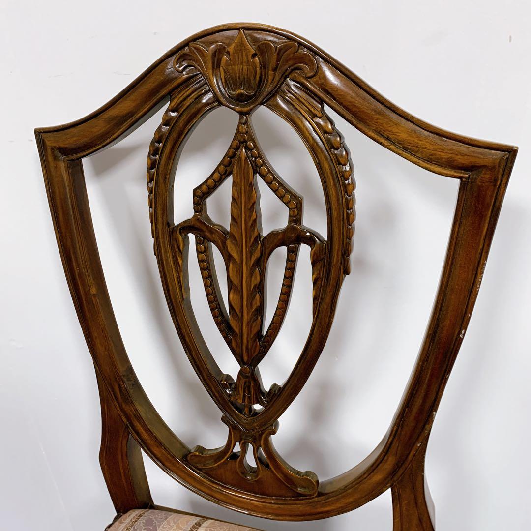【美品】イギリス アンティーク調 木彫りダイニングチェア 彫刻