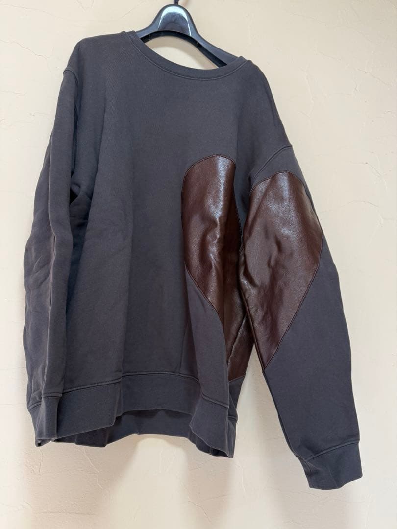 【used】NKNIT ンニット　ブラック ハート型レザー トレーナー