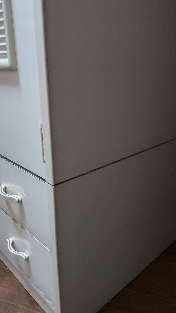 ホワイト スリットデザイン扉 収納タンス