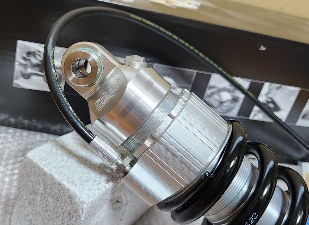 オーリンズ｜リアサスペンション｜M8 ソフテイル(18-)｜HD505