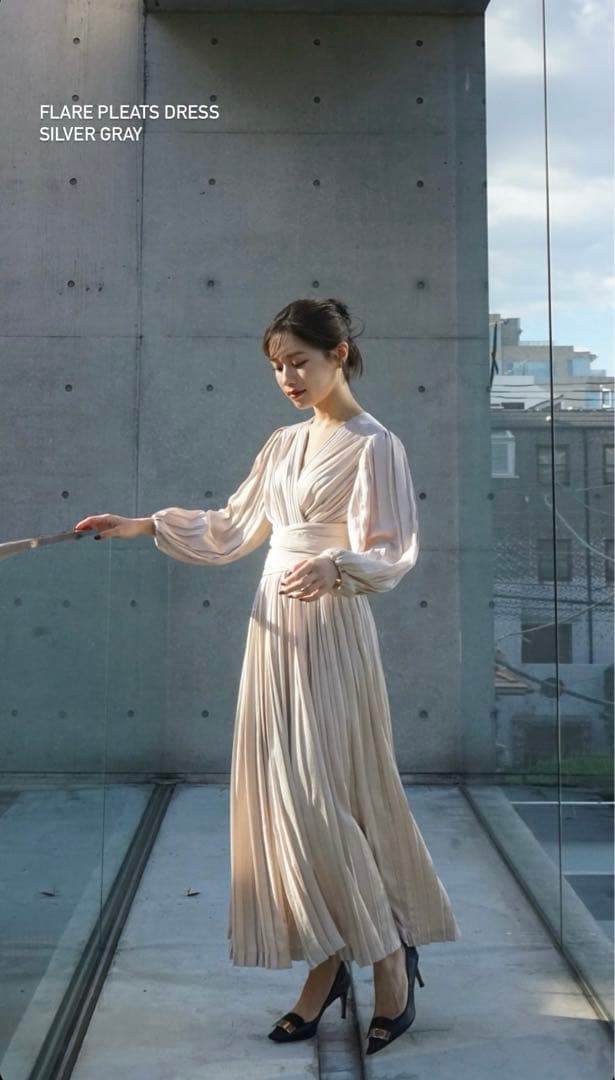 s*a様 【新品・タグ付き】laubeblanc Flare pleats Dr