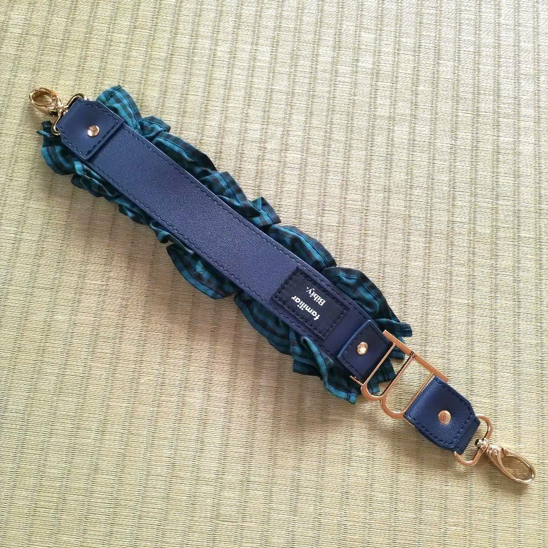 y＊＊　ファミリア　　ハンド　ストラップ　familiar　Bibiy