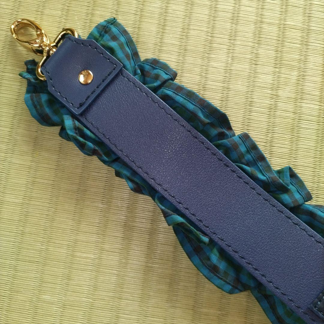 y＊＊　ファミリア　　ハンド　ストラップ　familiar　Bibiy