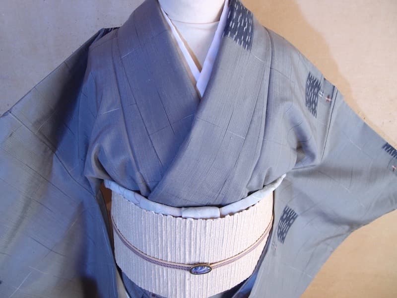 未使用　紬着物（格子に絣文）裄６６　正絹美品