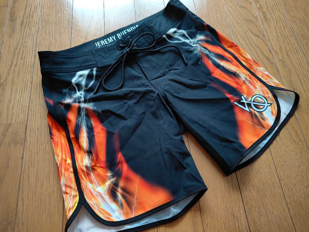 Jeremy Buendia Vanquish サーフパンツ 26inch