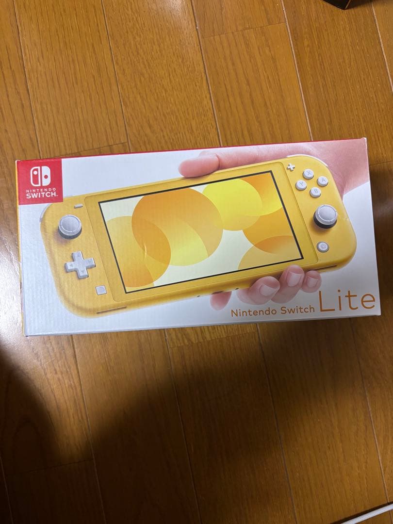 任天堂Switchライト　本体　イエロー