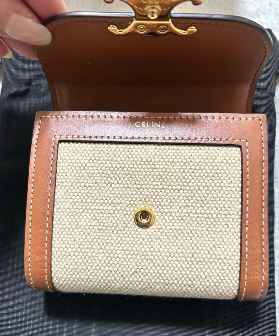 CELINE スモールフラップウォレット トリオンフ カーフスキン