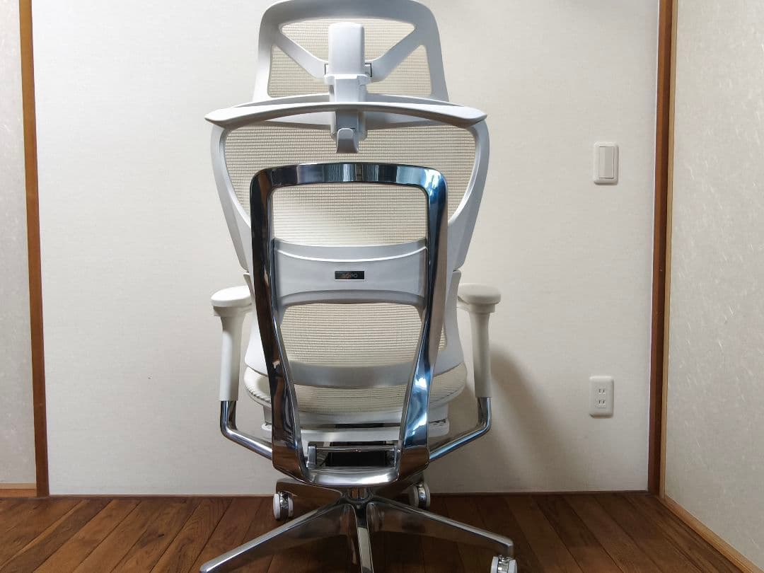 ゆうさん【極美品】超人気品 COFO Chair Premium ホワイト