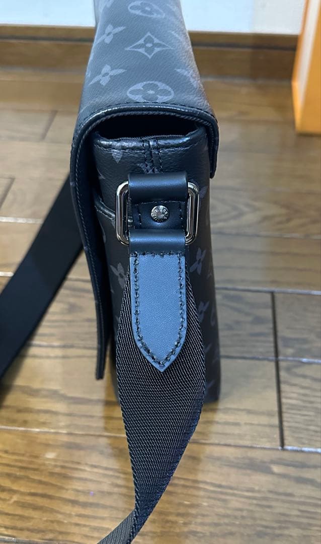 LOUIS VUITTON モノグラム エクリプス ディストリクト ショルダー