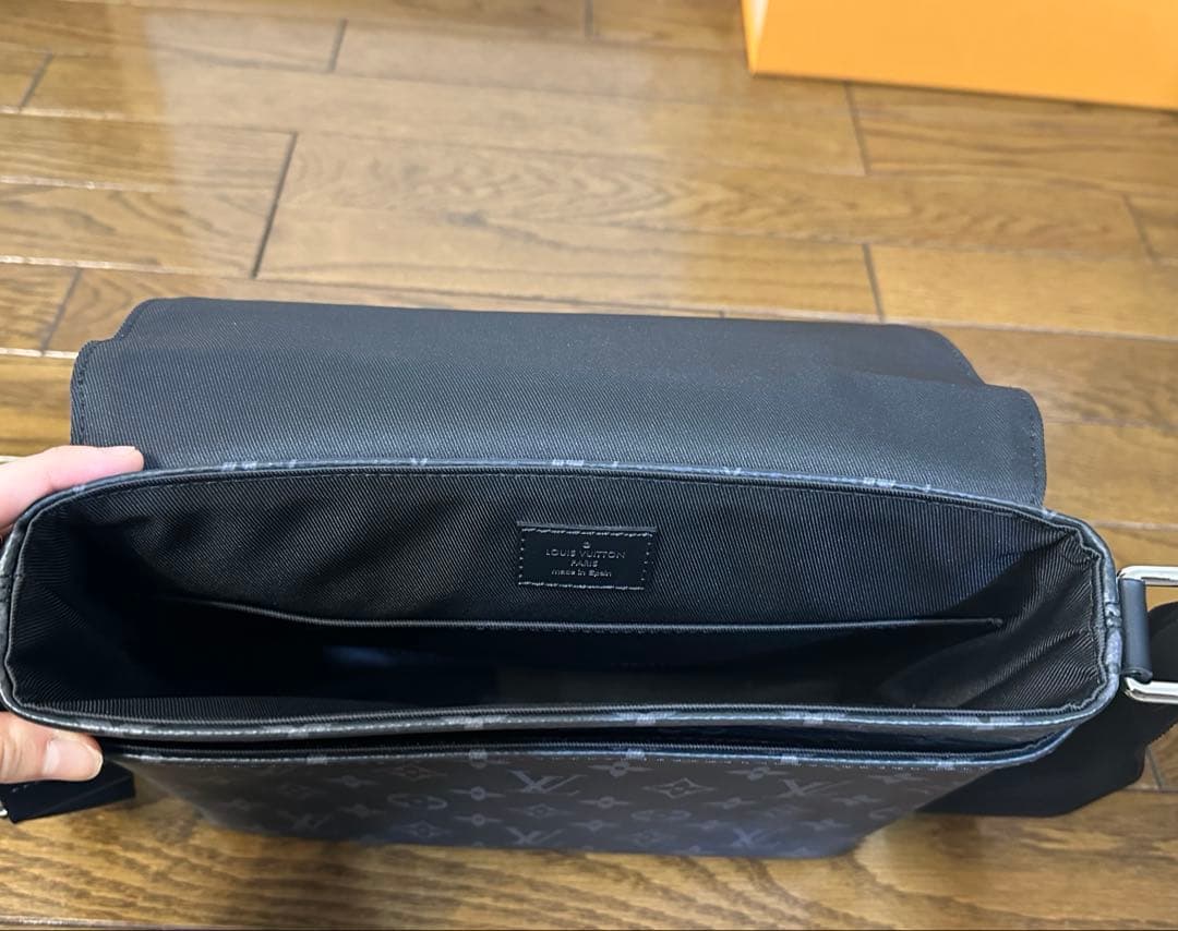 LOUIS VUITTON モノグラム エクリプス ディストリクト ショルダー