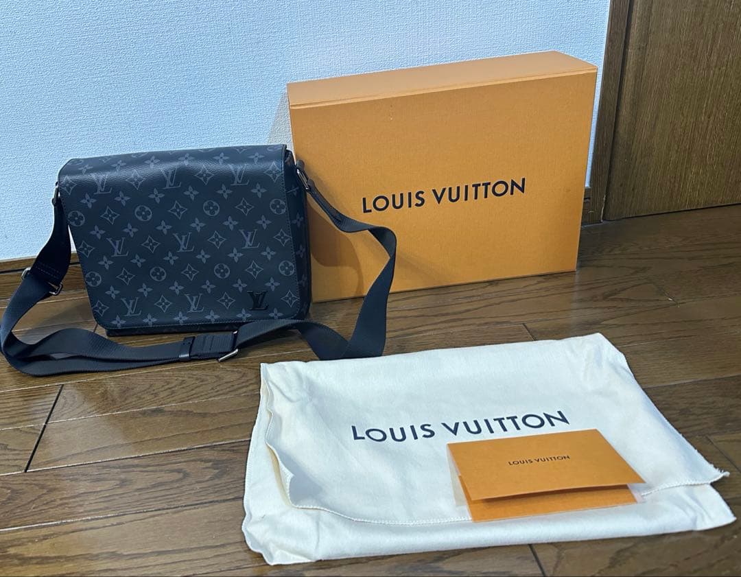LOUIS VUITTON モノグラム エクリプス ディストリクト ショルダー