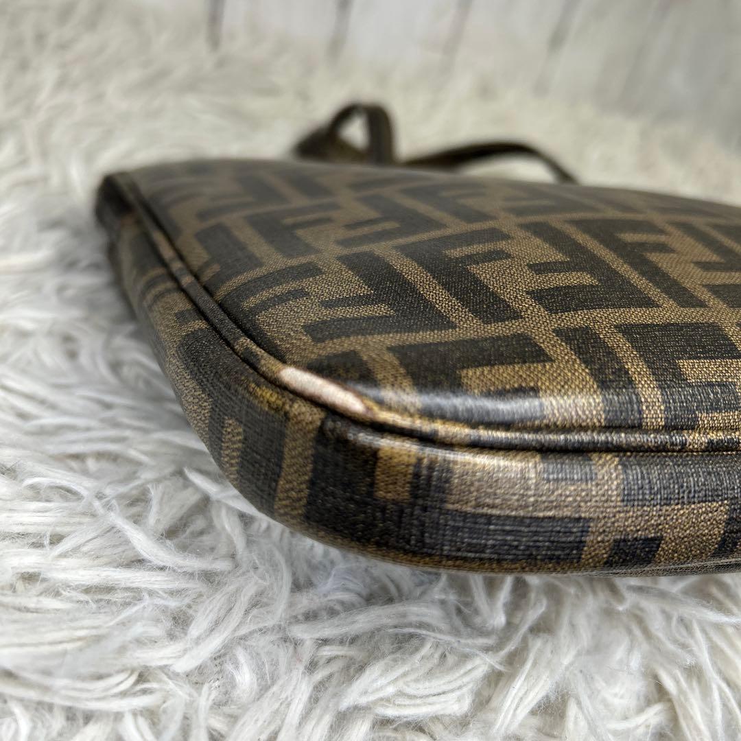FENDI ズッカ　PCケース　ビジネスバッグ　ハンドバッグ　ロゴ