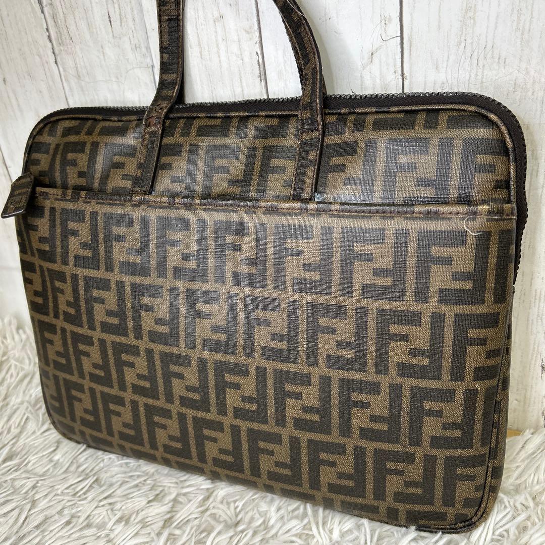 FENDI ズッカ　PCケース　ビジネスバッグ　ハンドバッグ　ロゴ