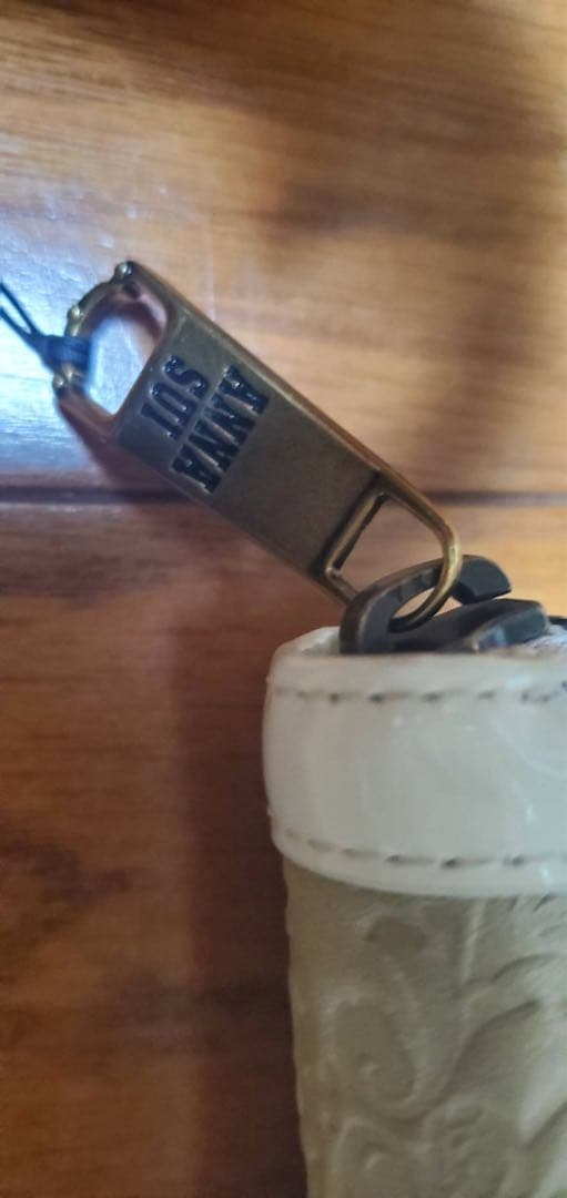 完売品‼️ANNA SUI/セルバン ラウンド長財布/ゴールドホワイト