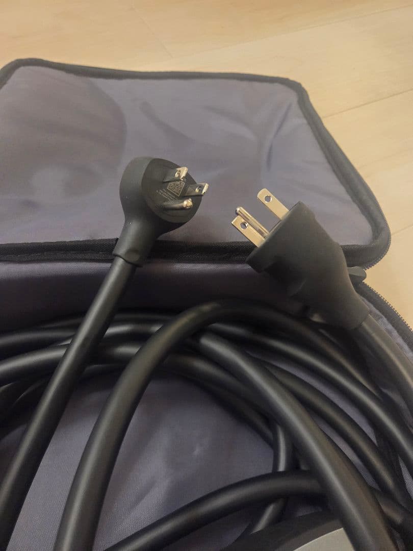 Tesla モバイルコネクター GEN2