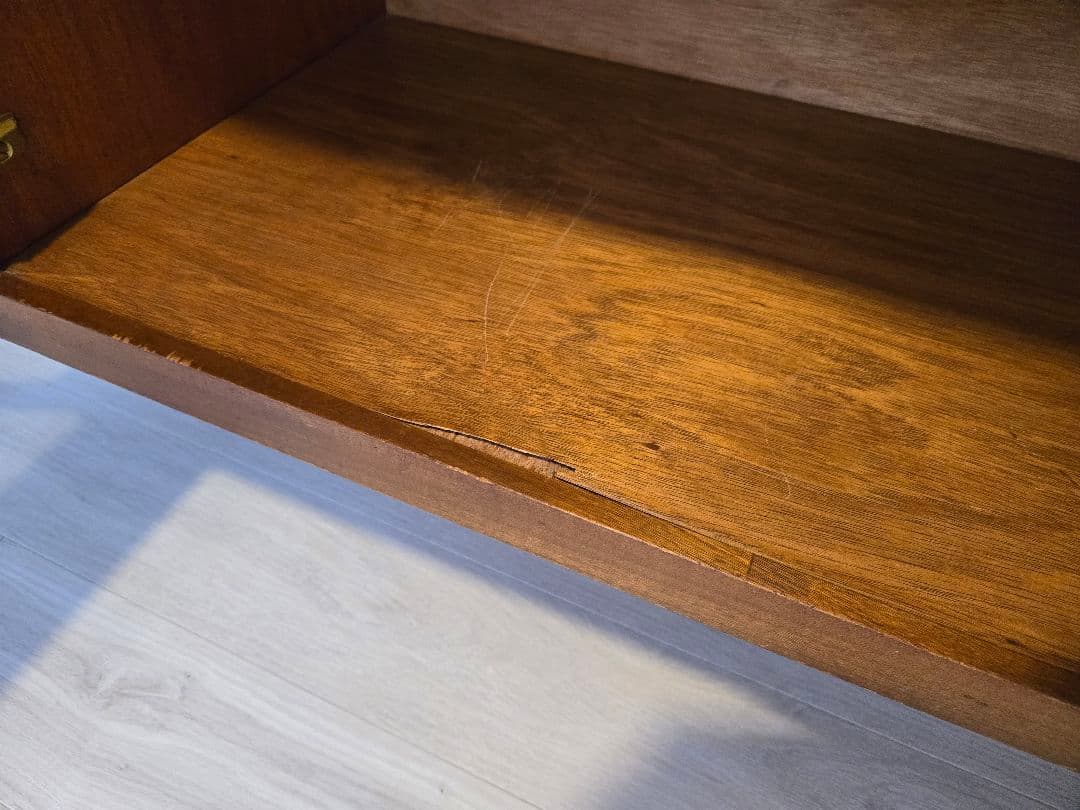 【cloheさま】サークル模様の入った素敵なデザインのヴィンテージサイドボード