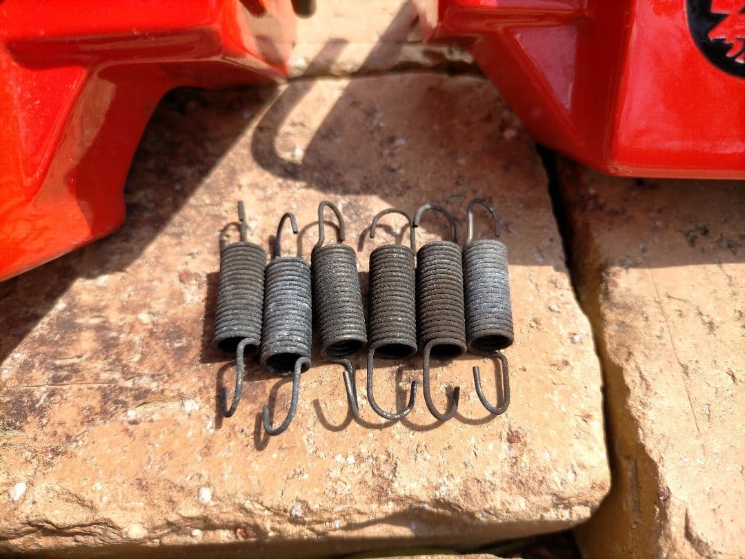 VOXY　80　GEAL ブレーキキャリパーカバー 4個セット