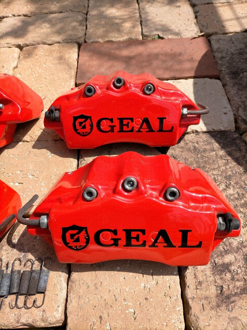 VOXY　80　GEAL ブレーキキャリパーカバー 4個セット