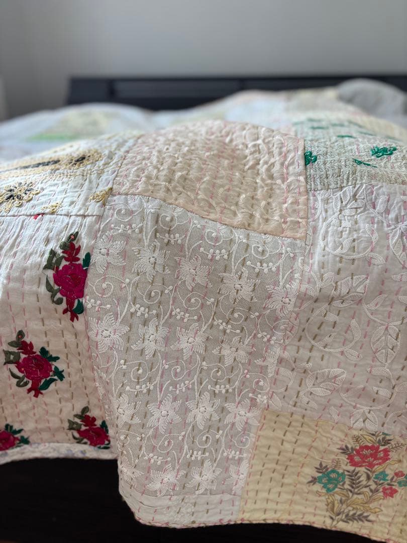 ラリーキルト　インド刺繍　カンタキルト　ヴィンテージ　マルチカバー