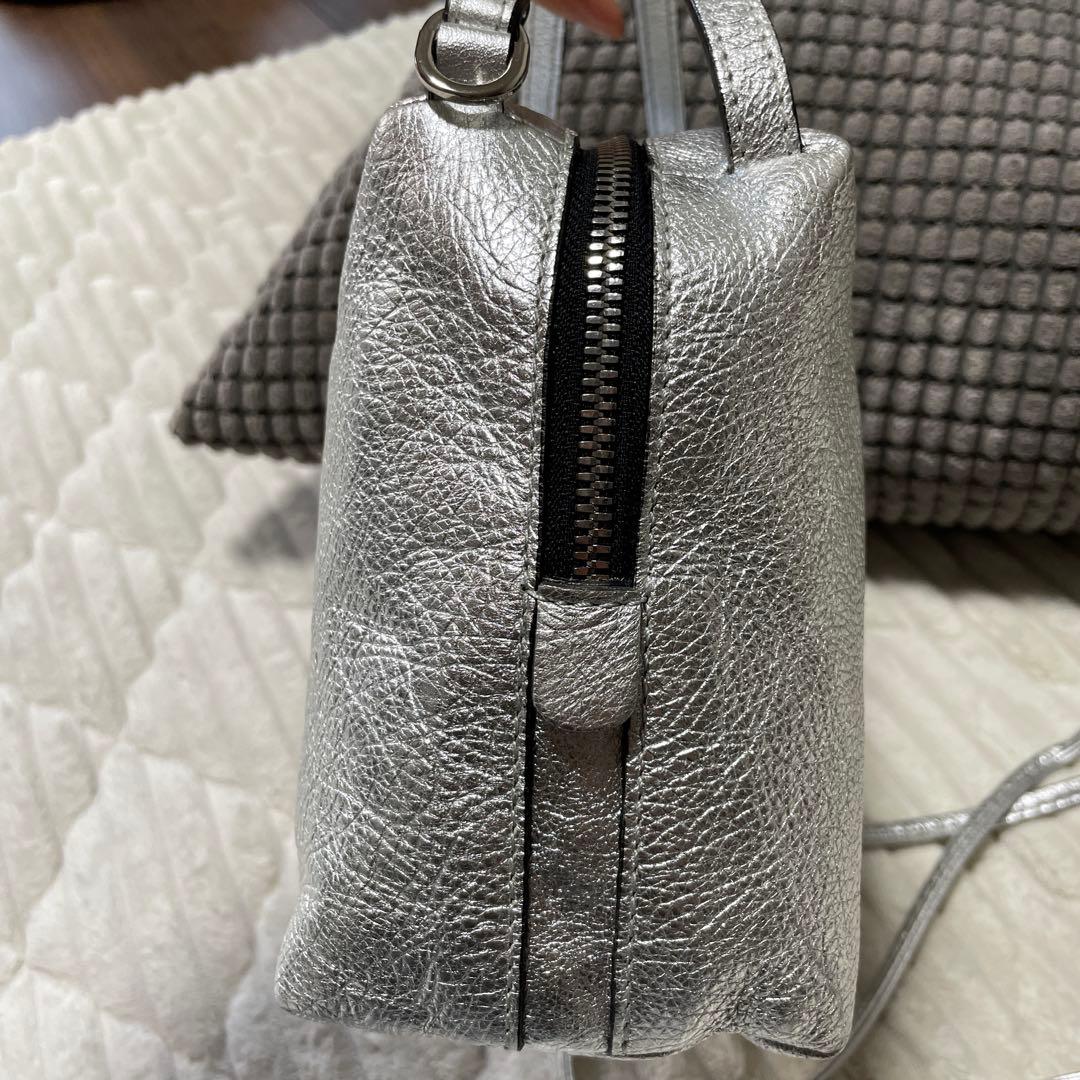 ジャンニキアリーニ　ショルダーバッグ　アリファ　Mサイズ　シルバー