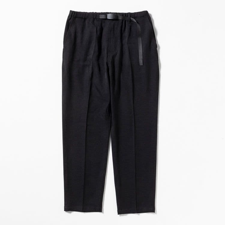 Begin別注 超キレイに穿けるテーパードスラックス ウールタッチ　ブラック　M