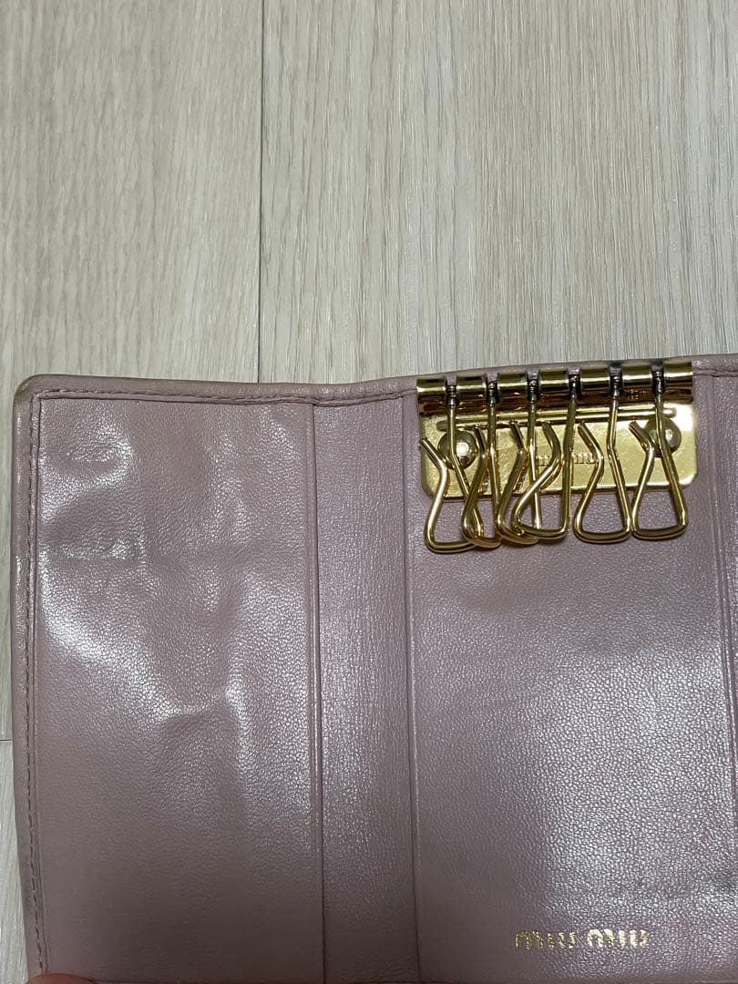 miu miu ピンク レザー キーケース