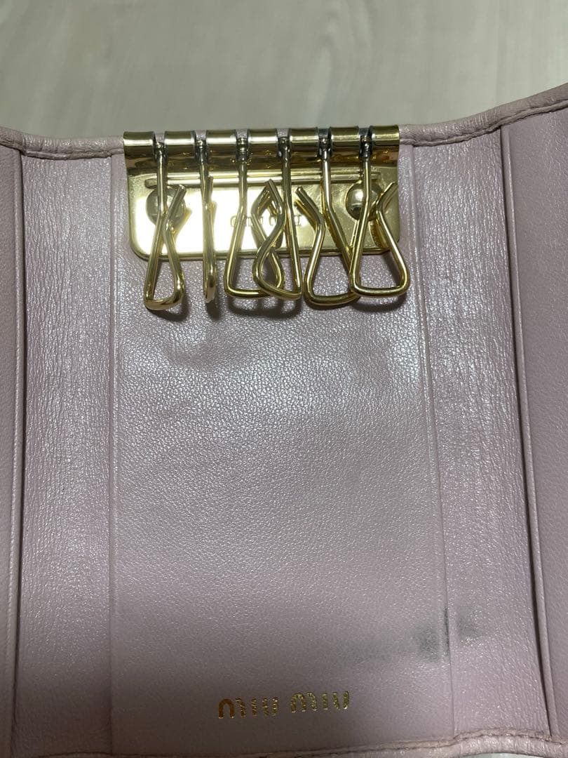 miu miu ピンク レザー キーケース