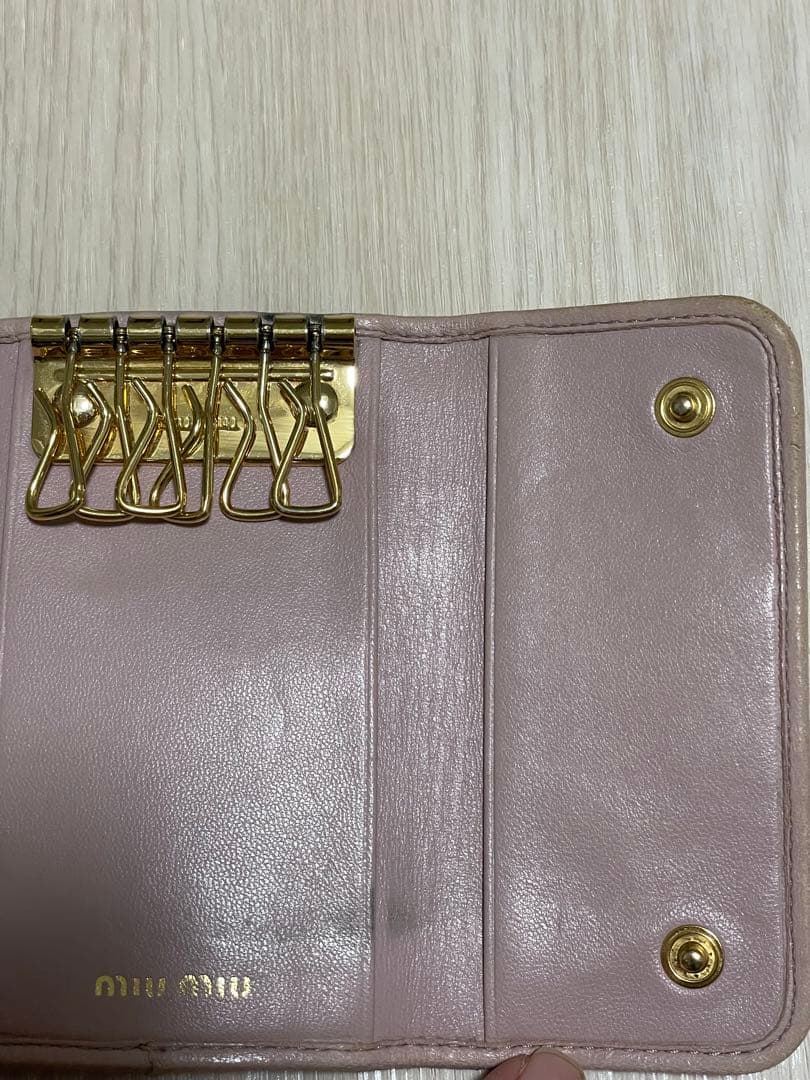 miu miu ピンク レザー キーケース