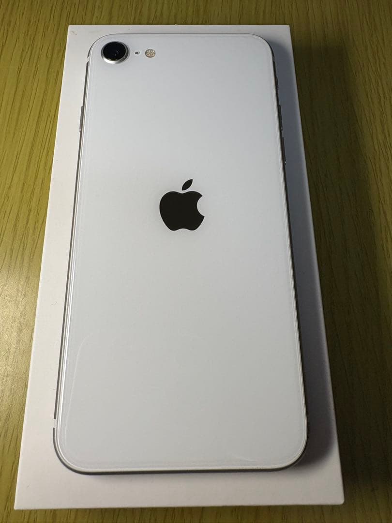 美品iPhone se3 64GB SIMフリー