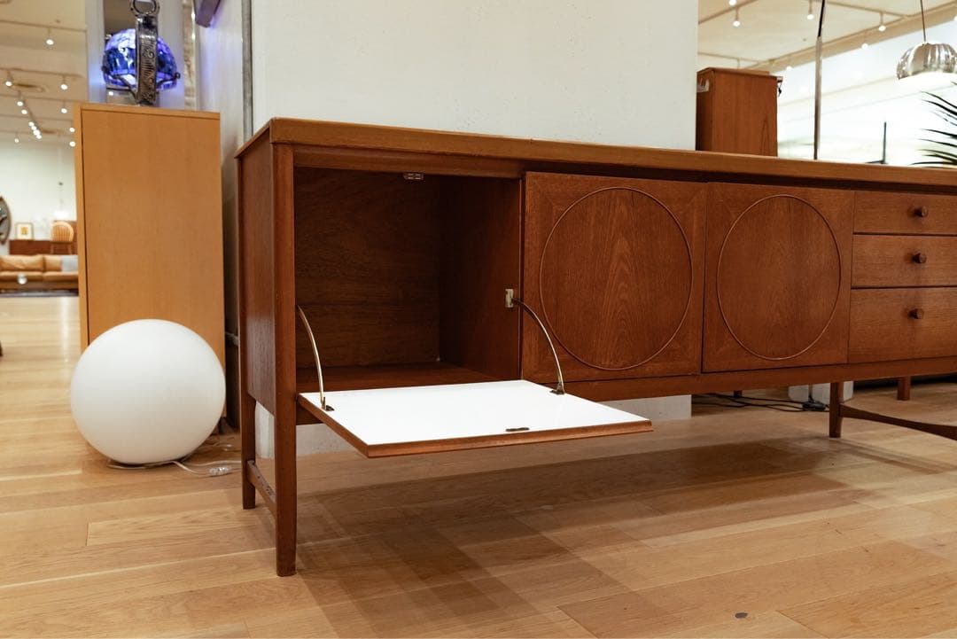 新春特別価格！美品！Nathan サークルサイドボード