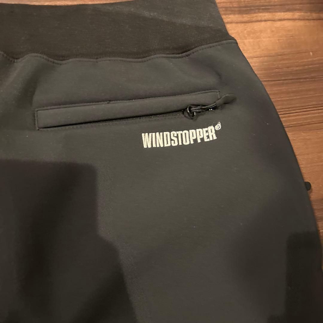 Supreme ブラック スウェットパンツ　ウィンドストッパー