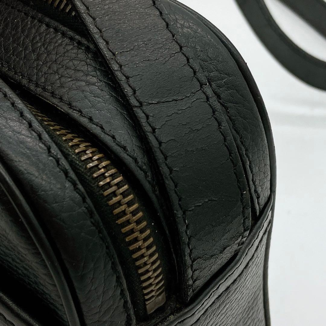 希少【CELINE】ショルダーバッグ　ダブルファスナー　ゴールド金具　ブラック