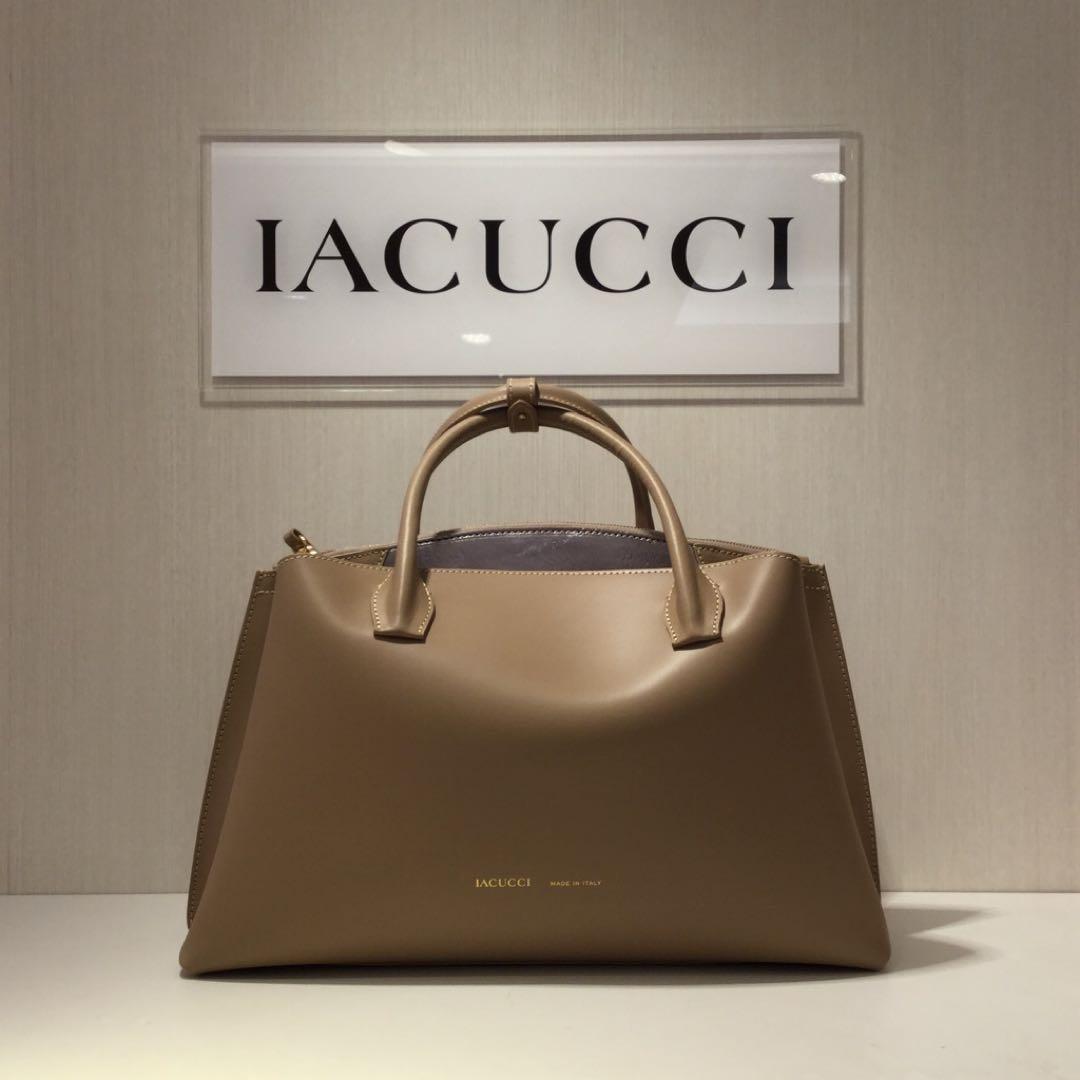 イアクッチ　ビジネスバッグ グレージュ