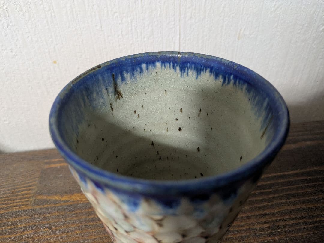 薮本寛之さん　フリーカップ テクスチャーのある青白いカップ