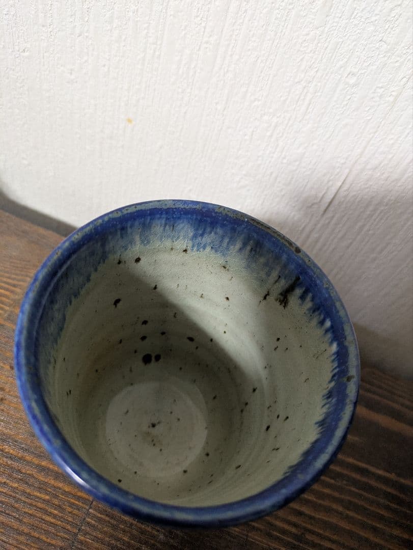 薮本寛之さん　フリーカップ テクスチャーのある青白いカップ