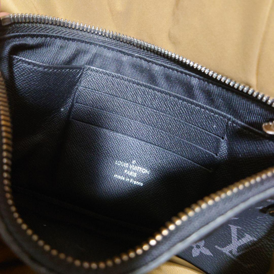 ルイヴィトン ポシェット ディスカバリー モノグラムエクリプス M44323