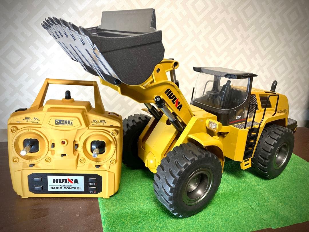 ラジコン ホイールローダーHuina1583RC