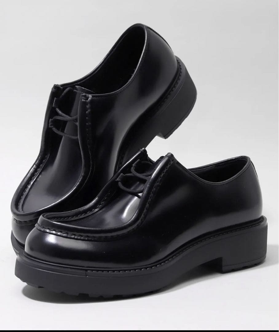 PRADA ブラッシュドレザー レースアップブーツ