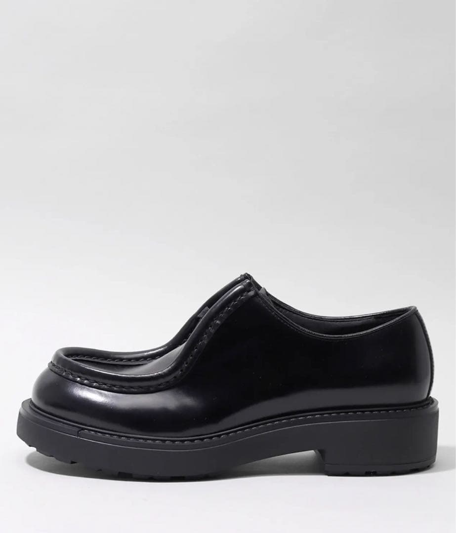 PRADA ブラッシュドレザー レースアップブーツ