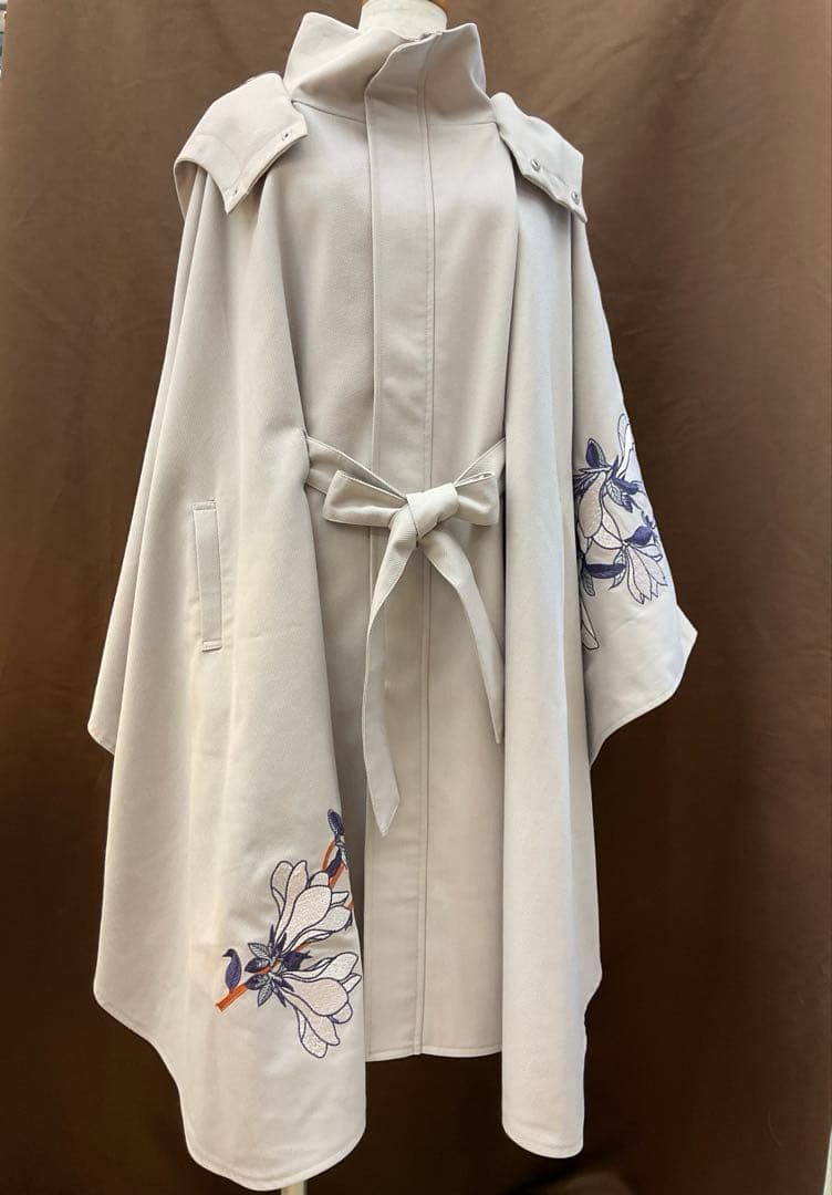 花柄刺繍 ケープコート ライトグレー