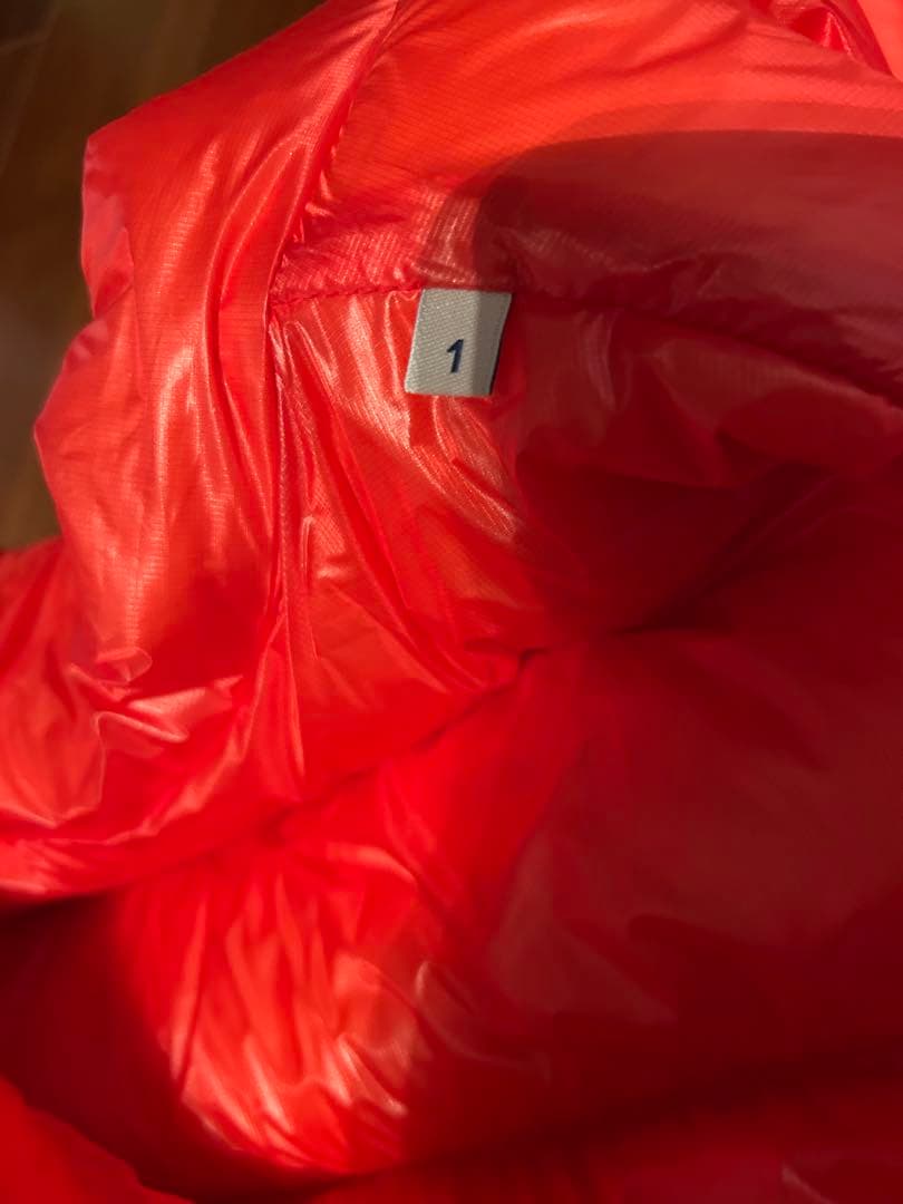 MONCLER レッド ダウンベスト